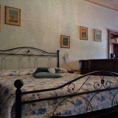 Affittacamere La Camelia Λούκα Εξωτερικό φωτογραφία